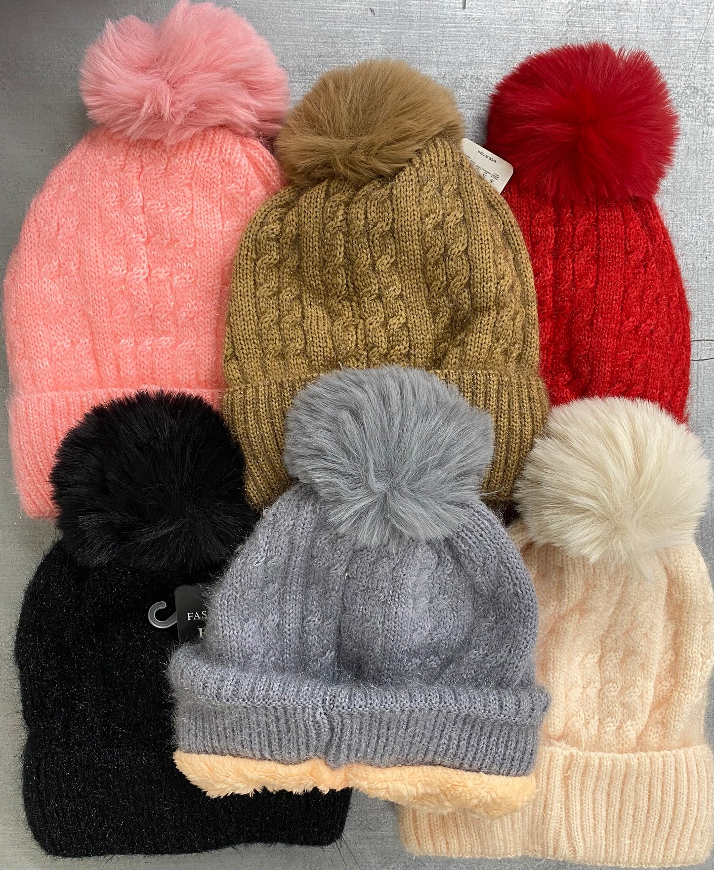 BEANIES PLUS/