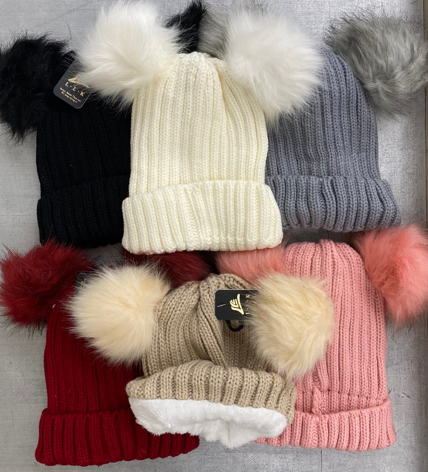 BEANIES PLUS/